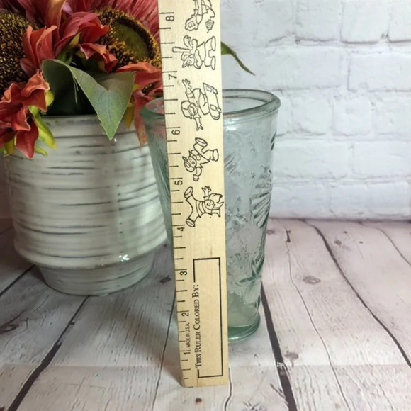 vintage glass vase with beach themed imprints - Picture 6 of 6